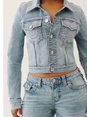 True Religion Denim Jacket Jesse SN Crop Trucker Jacket in Pear Wash Medium NWT